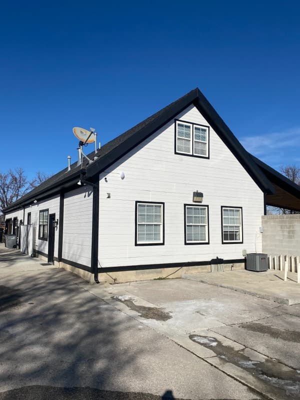 South Jordan House: 3949 W Yorkshire Dr