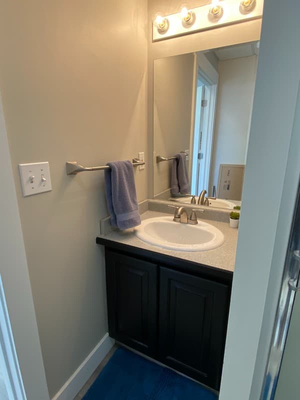South Jordan House: 3949 W Yorkshire Dr