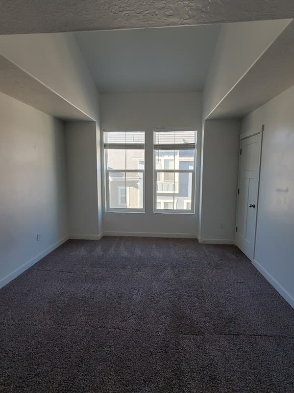 Vineyard Single Room: 685 E 330 N