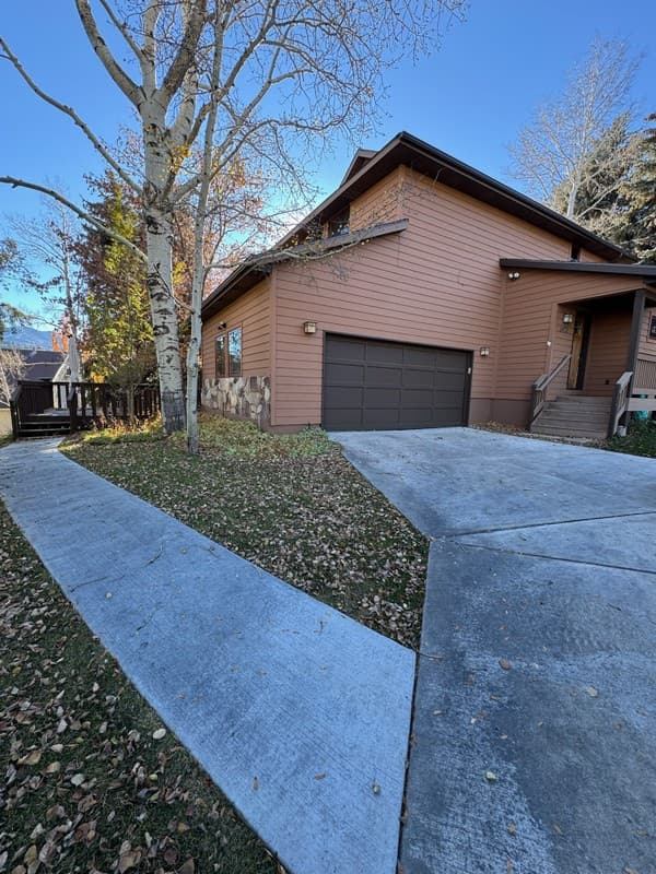 Park City House: 8973 Saddleback Rd