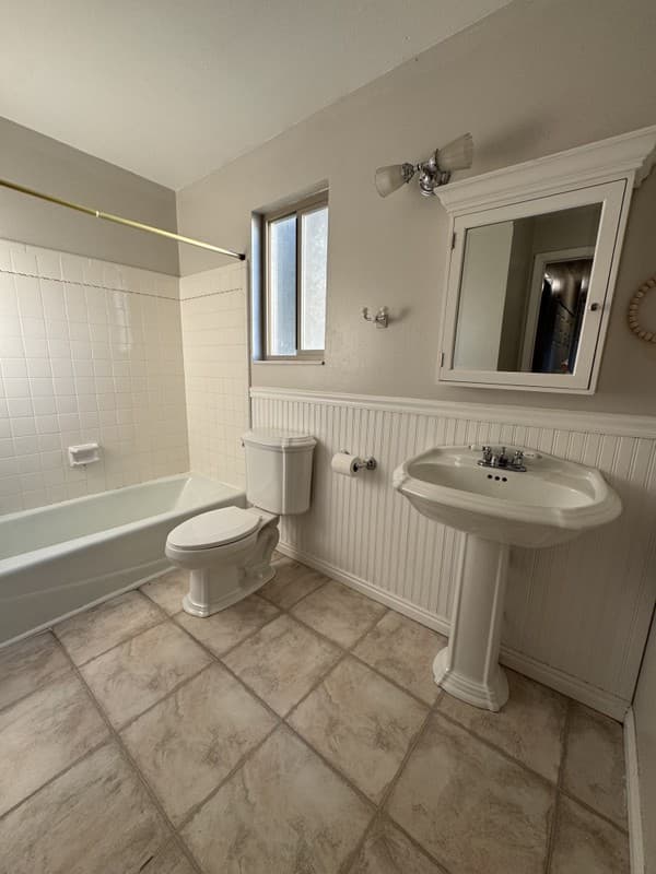 Sandy House: 2176 E Aspenwood Way