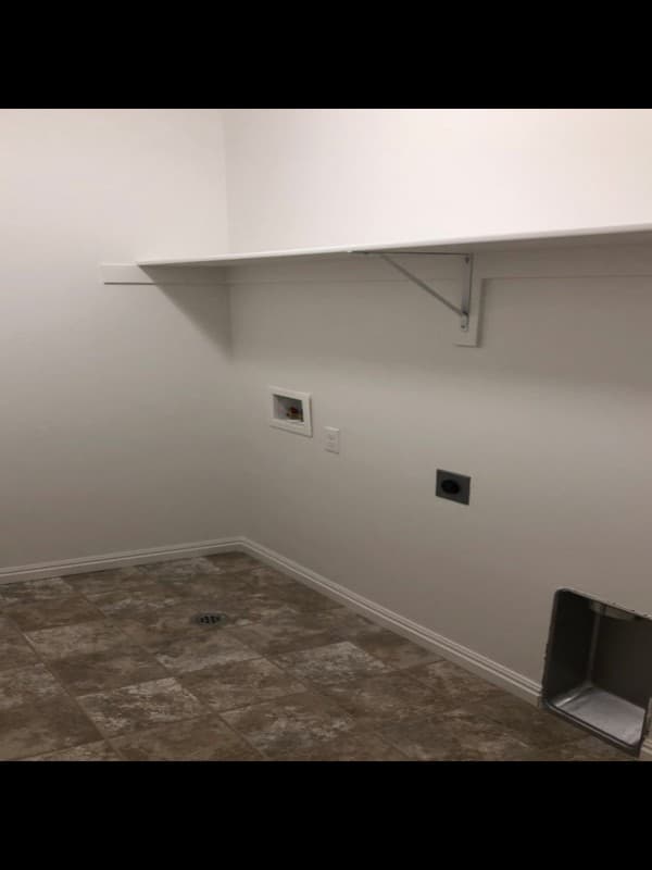Vineyard House: 149 E 460 N