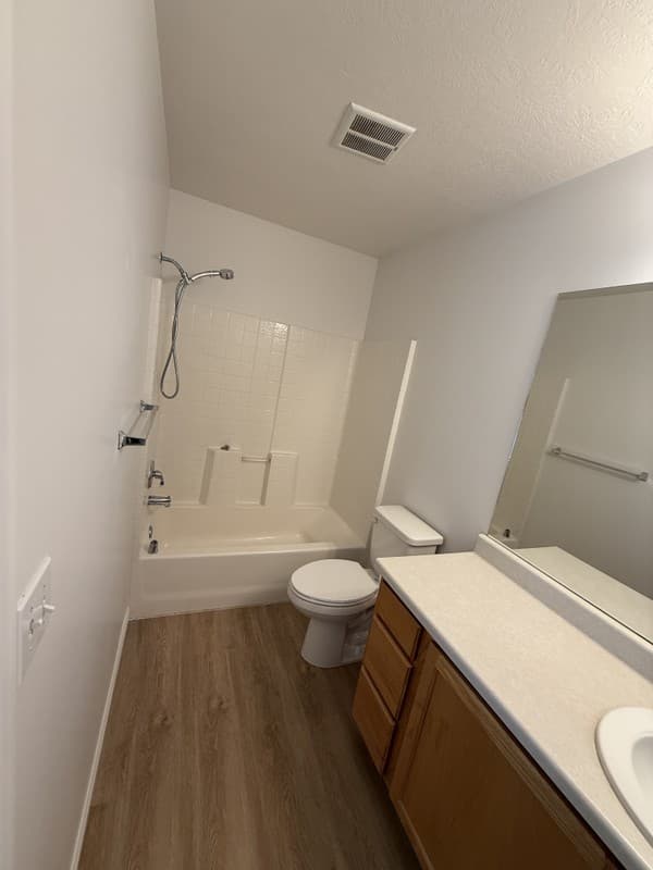 Draper House: 241 W Beverlee Ann Dr