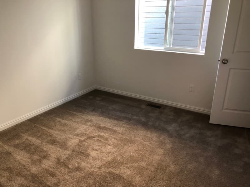 Vineyard House: 149 E 460 N