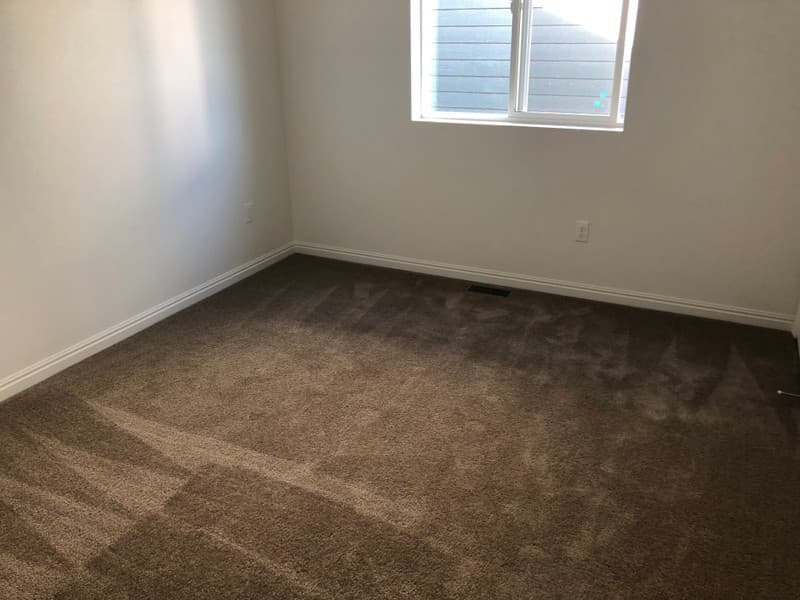 Vineyard House: 149 E 460 N