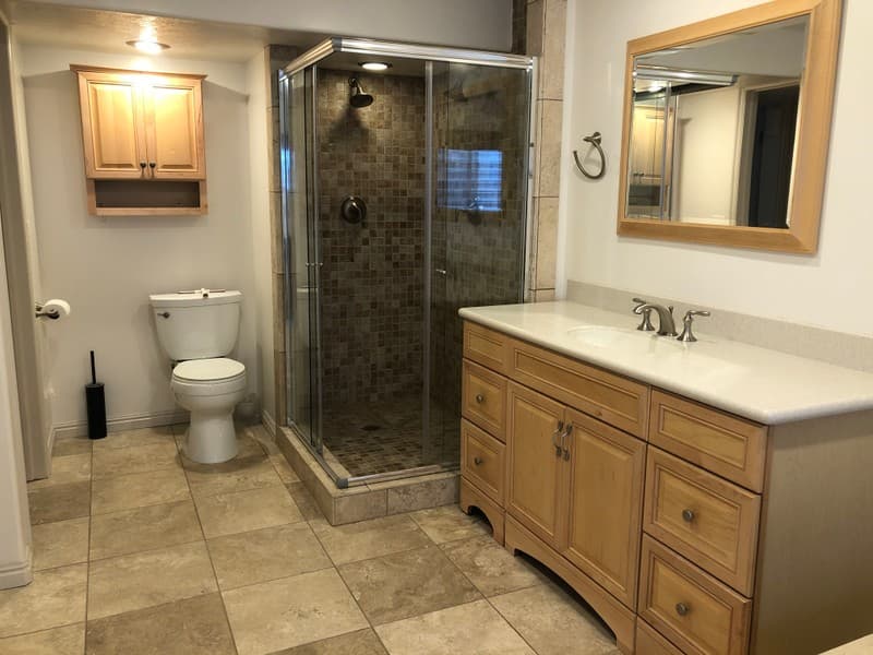 Draper House: 241 W Beverlee Ann Dr