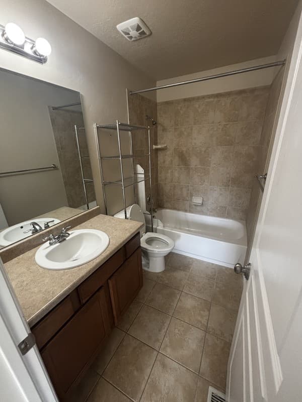 Woods Cross Townhome: 1296 S Mountain Crest Dr