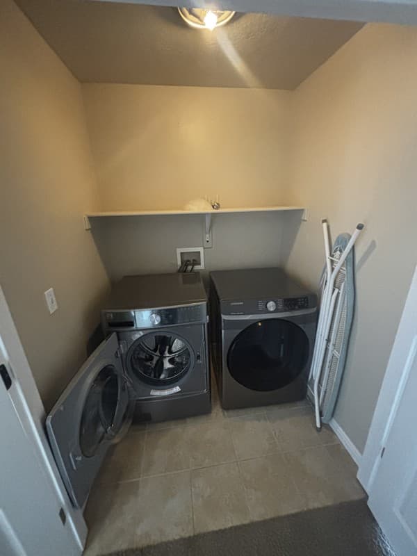 Woods Cross Townhome: 1296 S Mountain Crest Dr