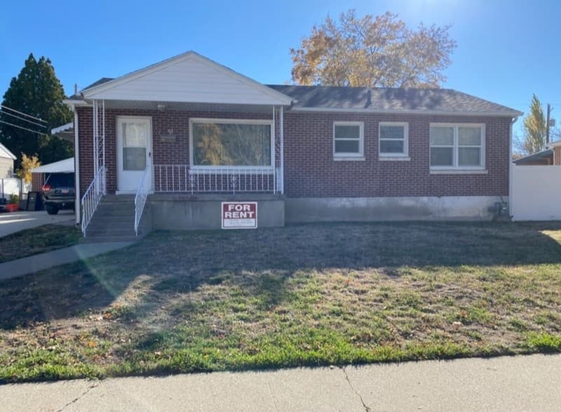 Salt Lake City House: 99 W 5878 S