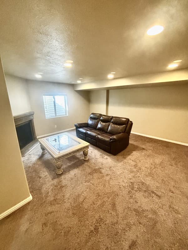Woods Cross Townhome: 1296 S Mountain Crest Dr