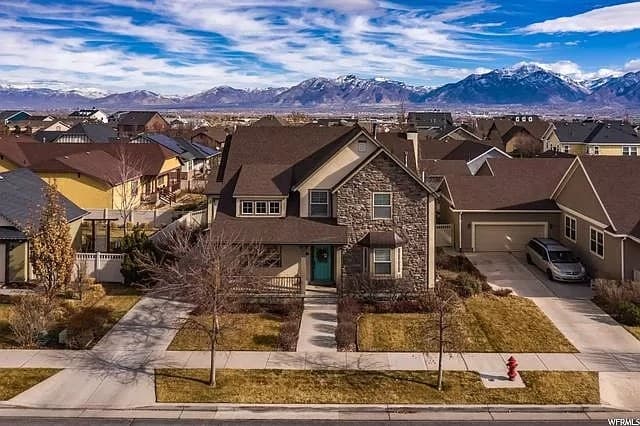 South Jordan House: 10857 S Weiss Dr