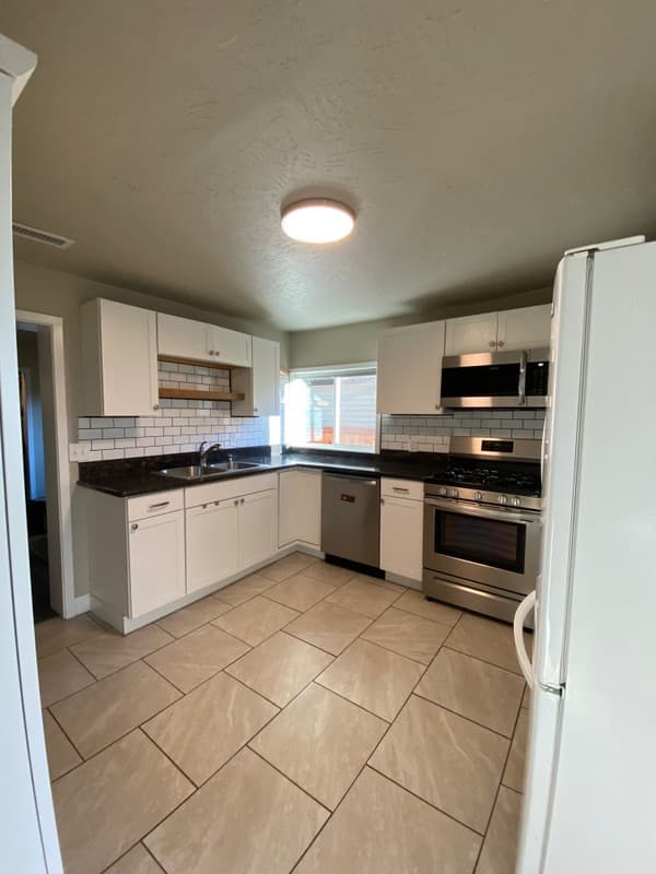 Ogden House: 1660 Gibson Ave