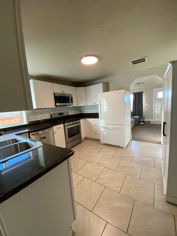 Ogden House: 1660 Gibson Ave