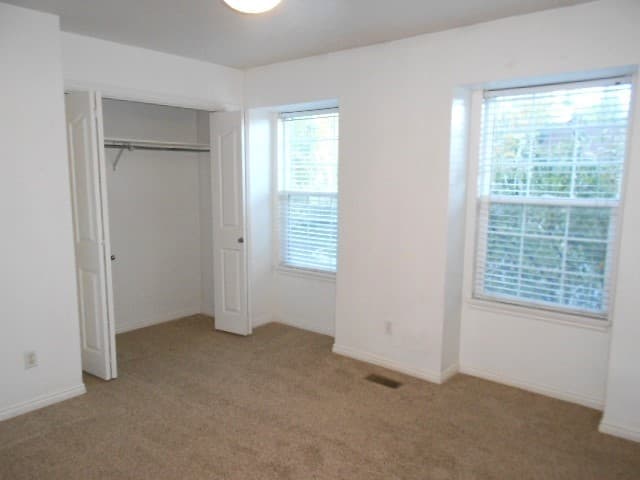 Midway Townhome: 790 Zurich Ln
