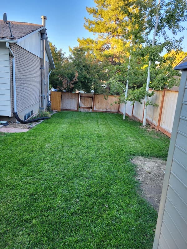Sandy House: 1404 E Stanley Dr
