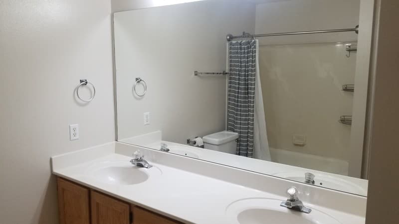 Midway Townhome: 790 Zurich Ln