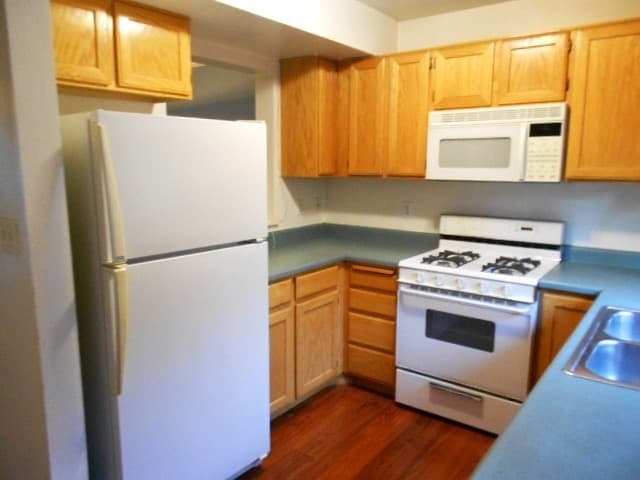 Midway Townhome: 790 Zurich Ln