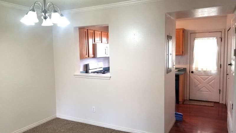 Midway Townhome: 790 Zurich Ln