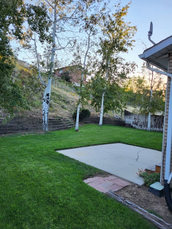 Sandy House: 1404 E Stanley Dr