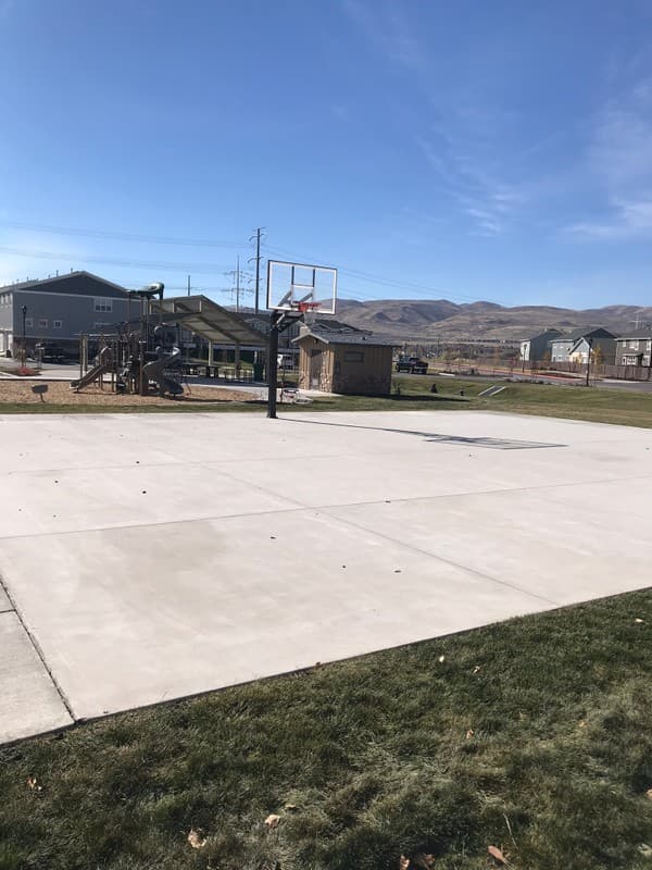 Riverton Townhome: 14822 S Queens Garden Ln