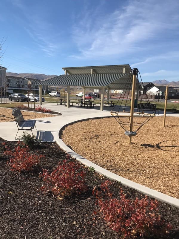 Riverton Townhome: 14822 S Queens Garden Ln