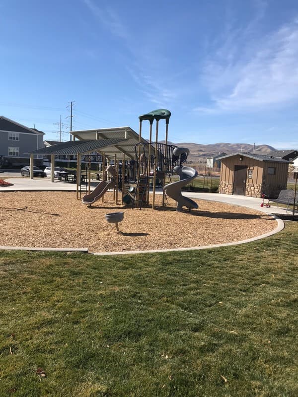 Riverton Townhome: 14822 S Queens Garden Ln