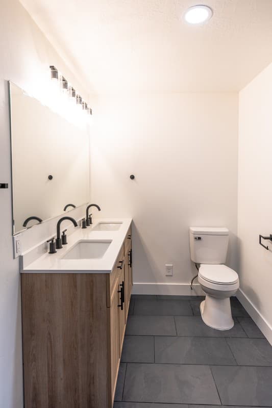 Sandy House: 1409 E 8425 S