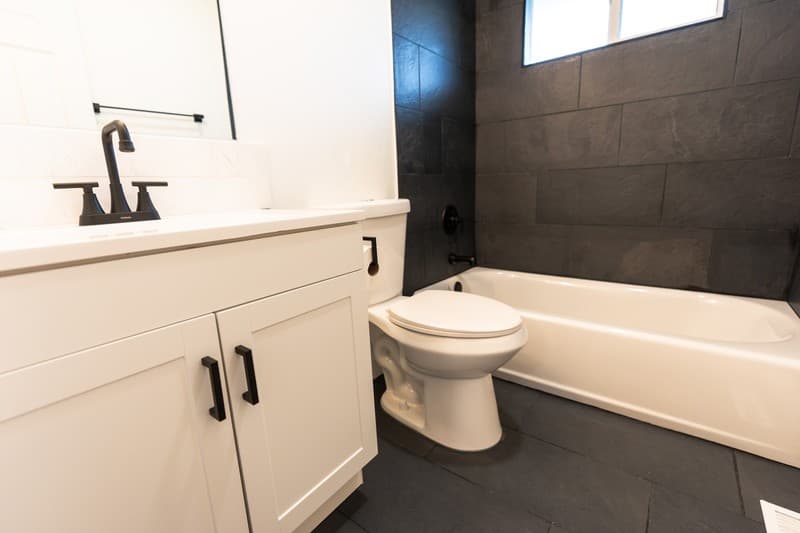 Sandy House: 1409 E 8425 S