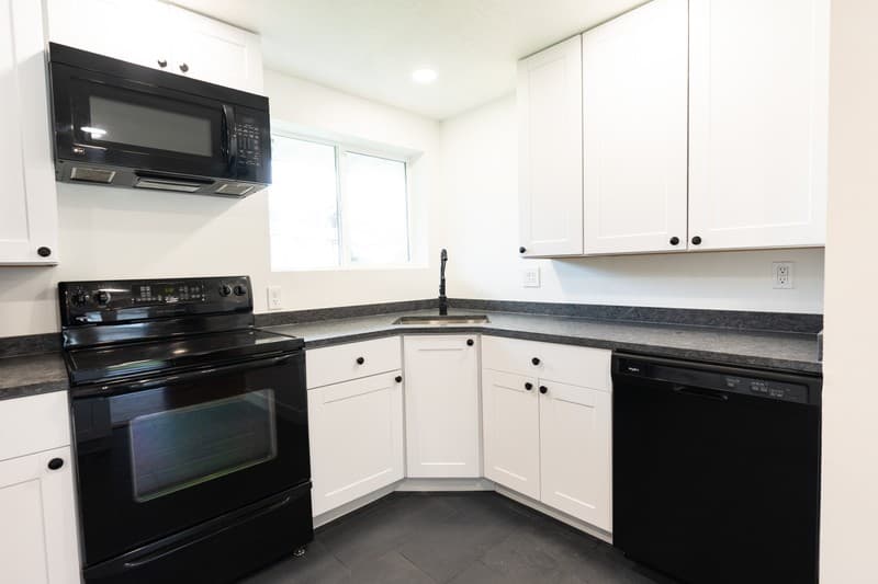 Sandy House: 1409 E 8425 S