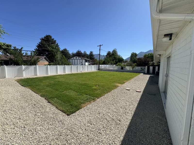 Sandy House: 1409 E 8425 S