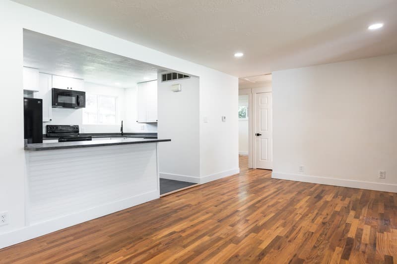 Sandy House: 1409 E 8425 S