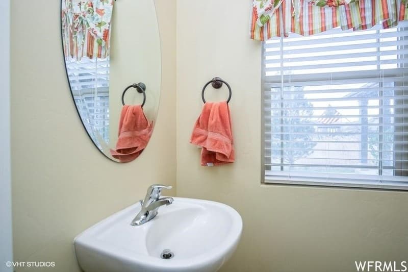 Eagle Mountain Townhome: 3857 E Cunninghill Dr