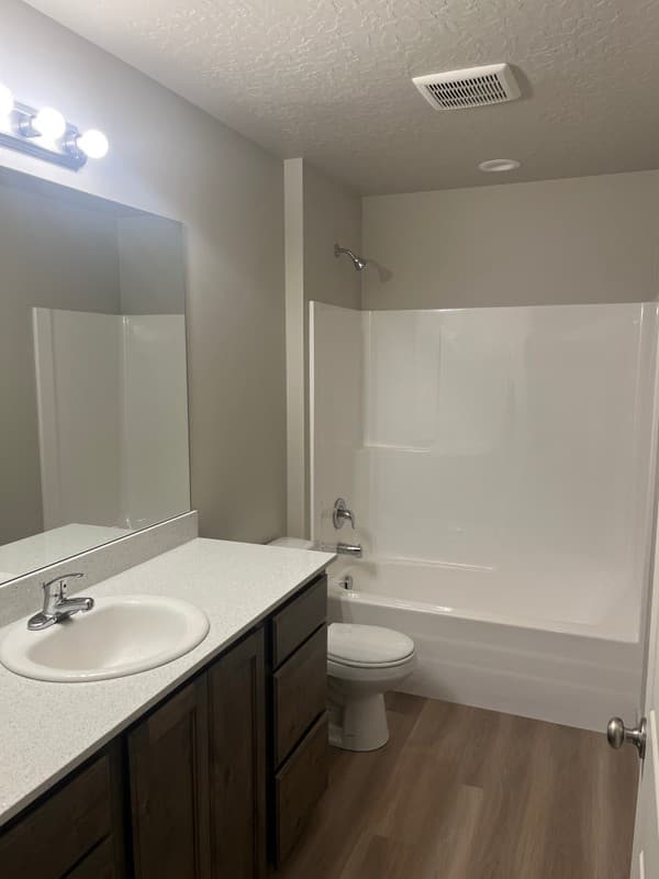 Mapleton Townhome: 4053 S Woodland Ave