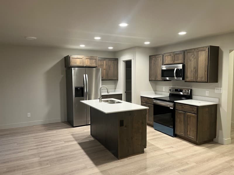 Mapleton Townhome: 4053 S Woodland Ave