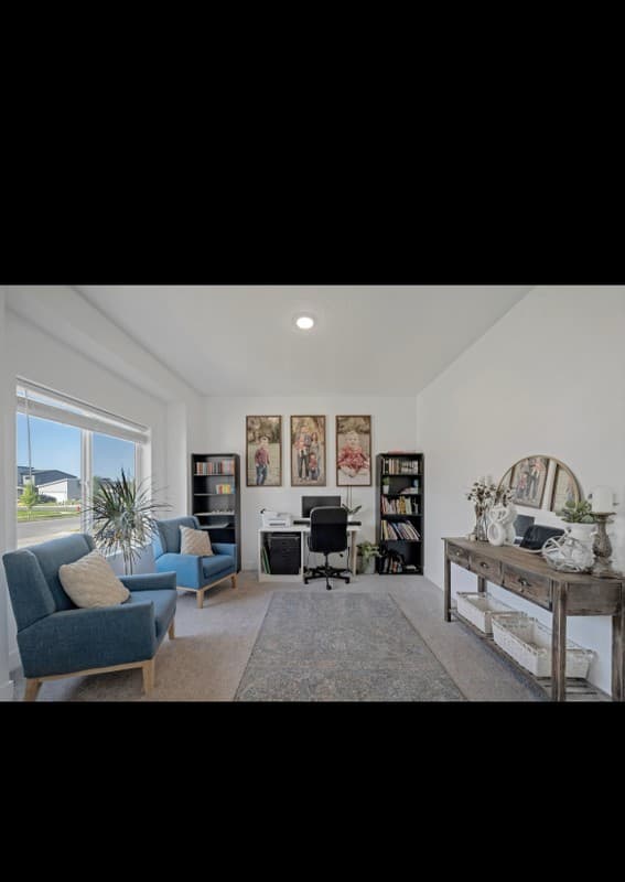 Mapleton House: 746 W Walnut Bark Ln
