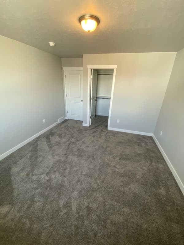 Lehi House: 552 S Dapple Dr