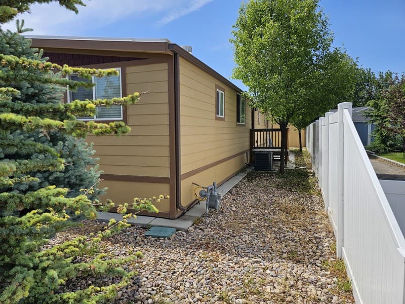 West Jordan House: 1207 W 7055 S
