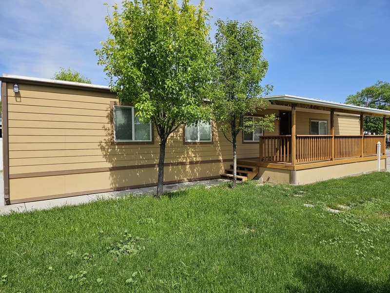 West Jordan House: 1207 W 7055 S