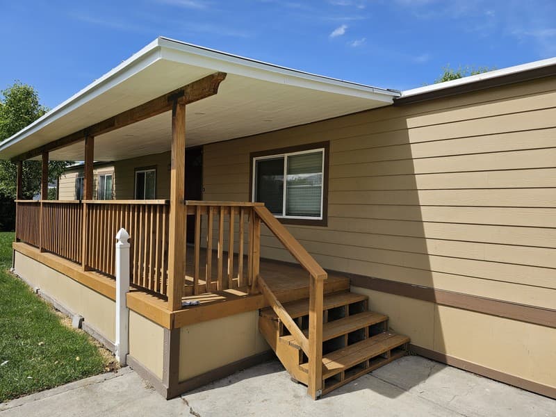 West Jordan House: 1207 W 7055 S