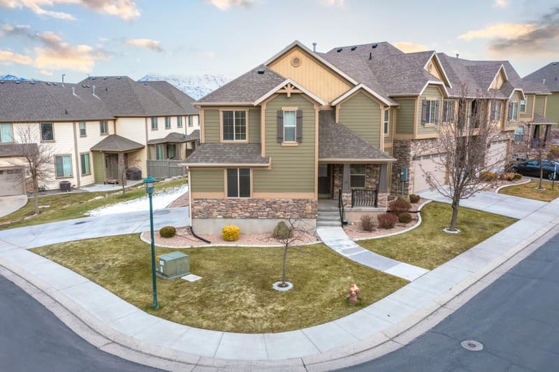 Eagle Mountain Townhome: 9256 N Prairie Dunes Way
