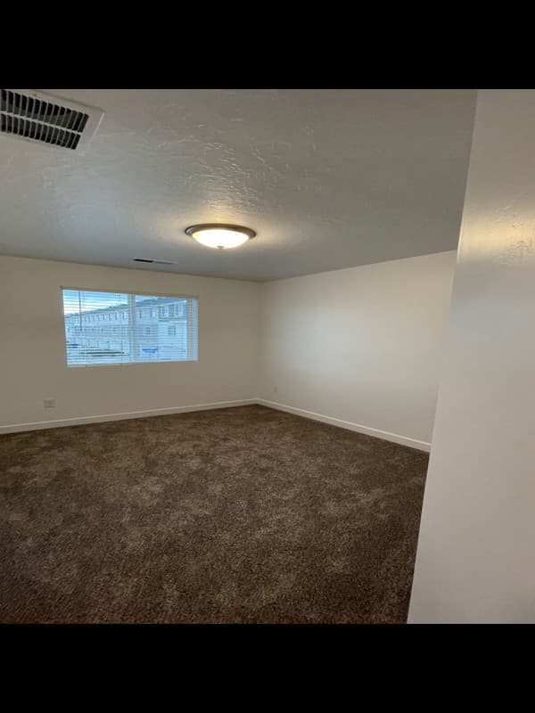 Saratoga Springs Townhome: 19 N Heading Ct