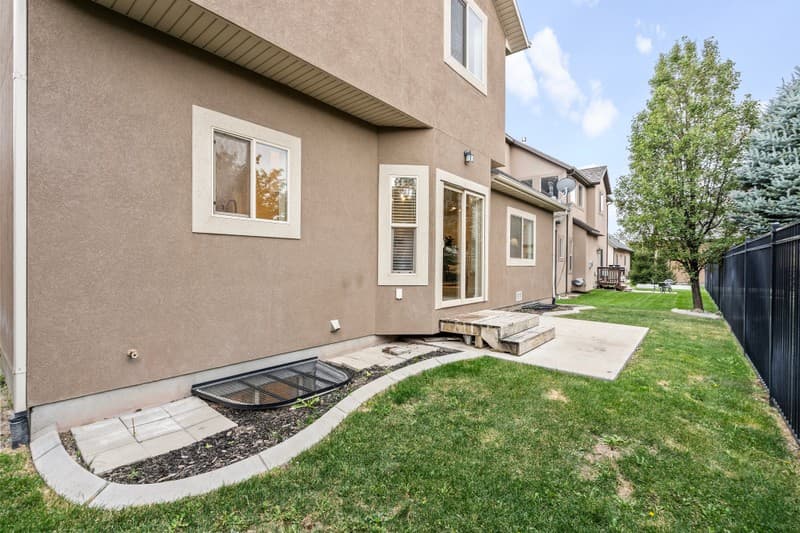 Pleasant Grove House: 10789 N La Costa