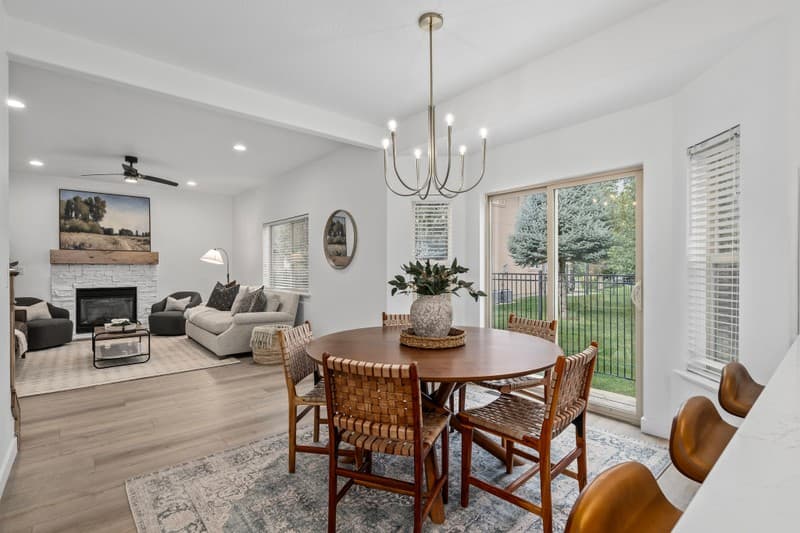 Pleasant Grove House: 10789 N La Costa