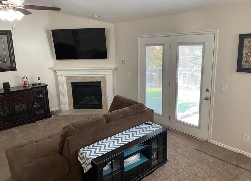 Layton House: 2747 E 1600 N