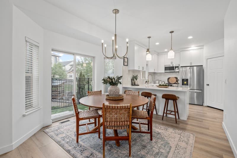 Pleasant Grove House: 10789 N La Costa