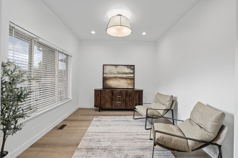 Pleasant Grove House: 10789 N La Costa