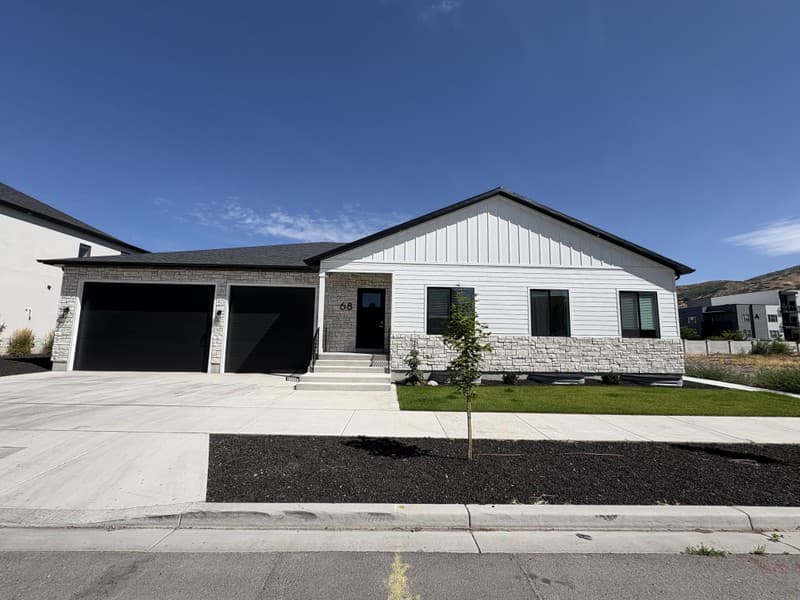 Provo House: 68 W 4750 N