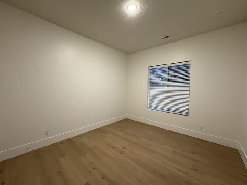 Provo House: 68 W 4750 N