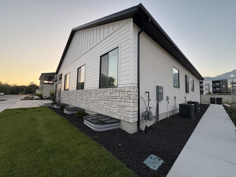 Provo House: 68 W 4750 N