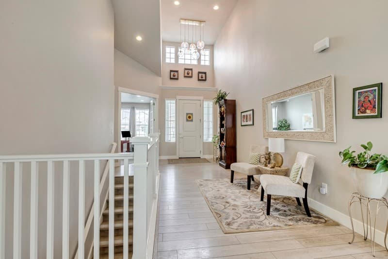 Draper House: 13320 S Lakemont Dr